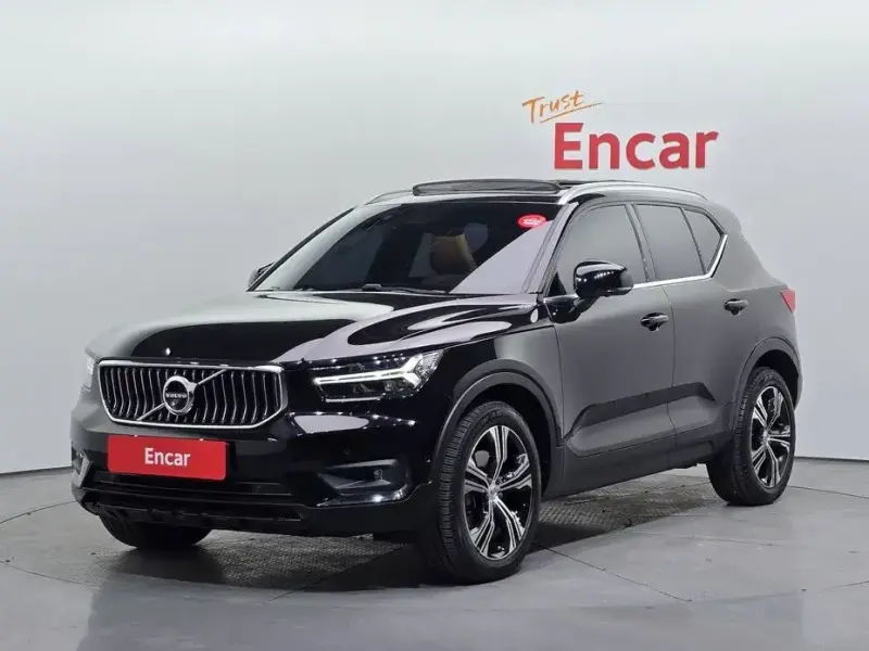 2021 Volvo XC40 с пробегом 32 479 км