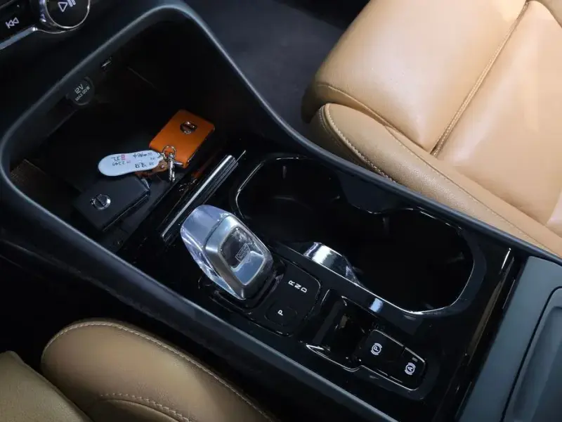 2021 Volvo XC40 с пробегом 32 479 км