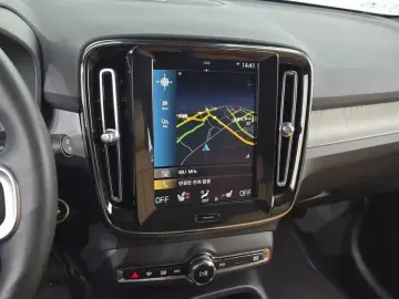 2021 Volvo XC40 с пробегом 32 479 км
