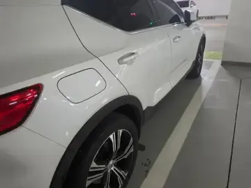2020 Volvo XC40 с пробегом 41 500 км