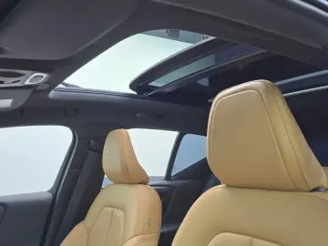 2021 Volvo XC40 с пробегом 32 479 км