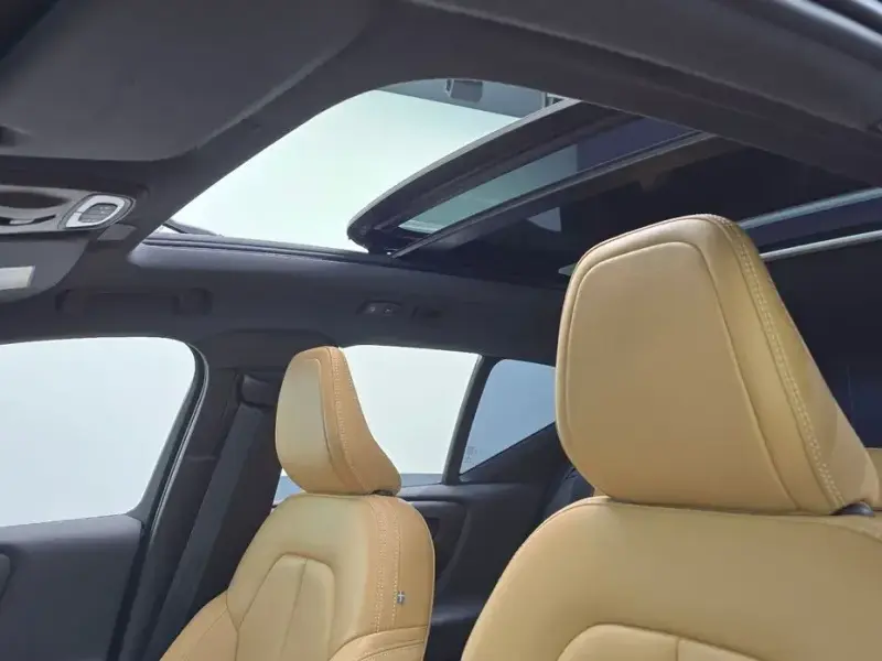 2021 Volvo XC40 с пробегом 32 479 км