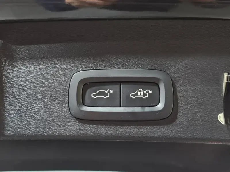 2021 Volvo XC40 с пробегом 32 479 км