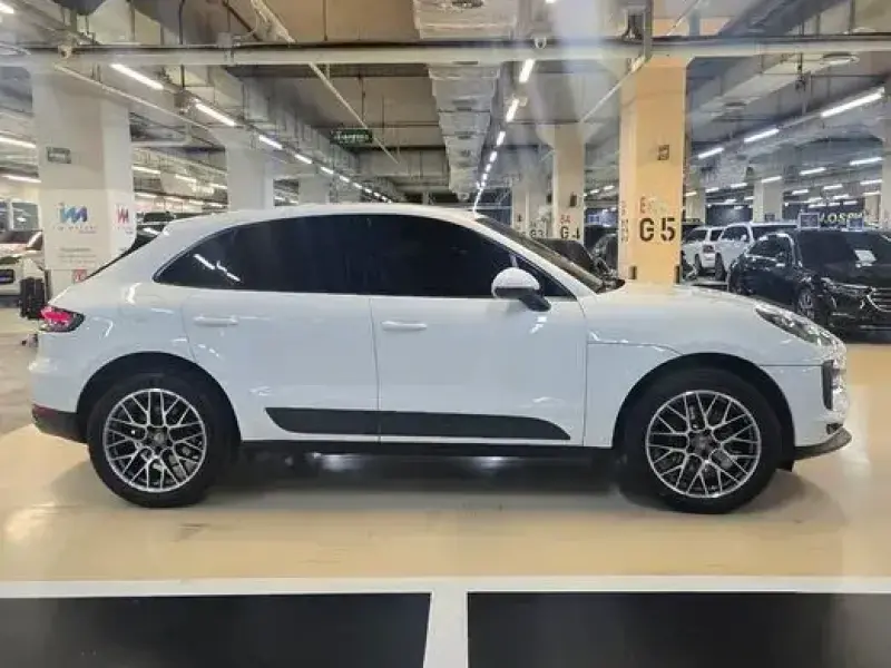 2021 Porsche Macan с пробегом 49 096 км
