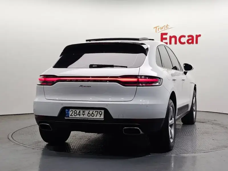 2021 Porsche Macan с пробегом 49 096 км
