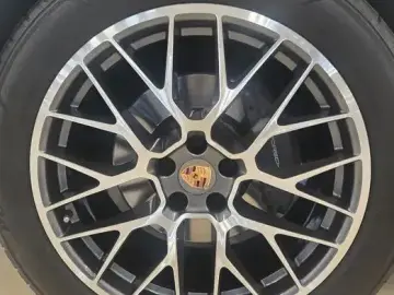 2021 Porsche Macan с пробегом 49 096 км