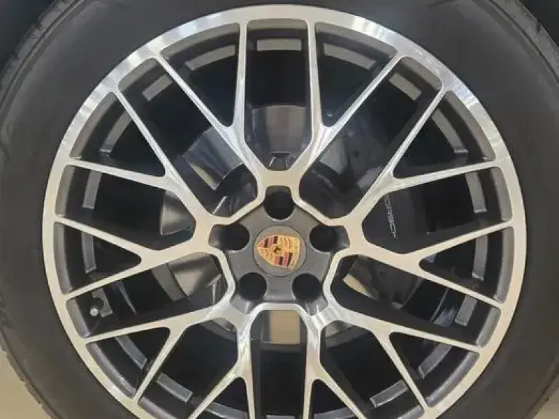 2021 Porsche Macan с пробегом 49 096 км