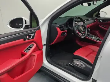 2021 Porsche Macan с пробегом 49 096 км