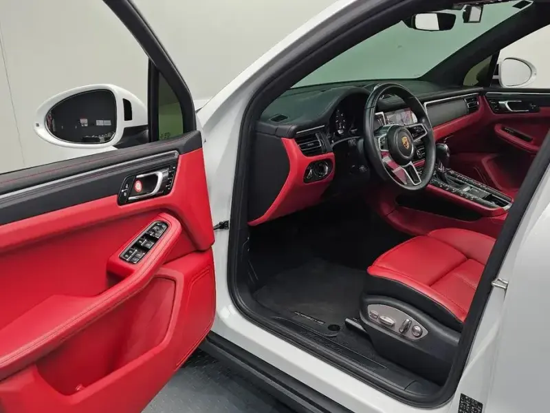 2021 Porsche Macan с пробегом 49 096 км