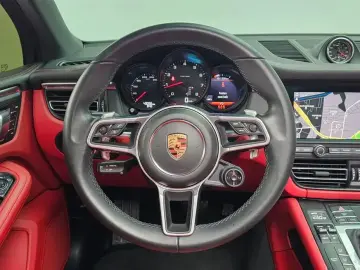 2021 Porsche Macan с пробегом 49 096 км