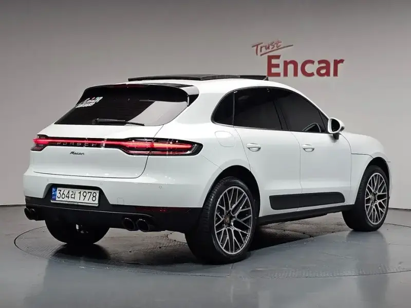 2021 Porsche Macan с пробегом 4 970 км