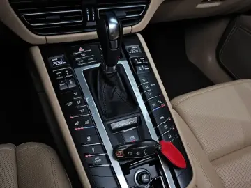 2021 Porsche Macan с пробегом 4 970 км
