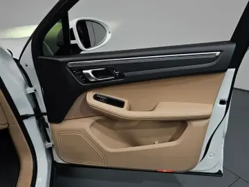 2021 Porsche Macan с пробегом 4 970 км