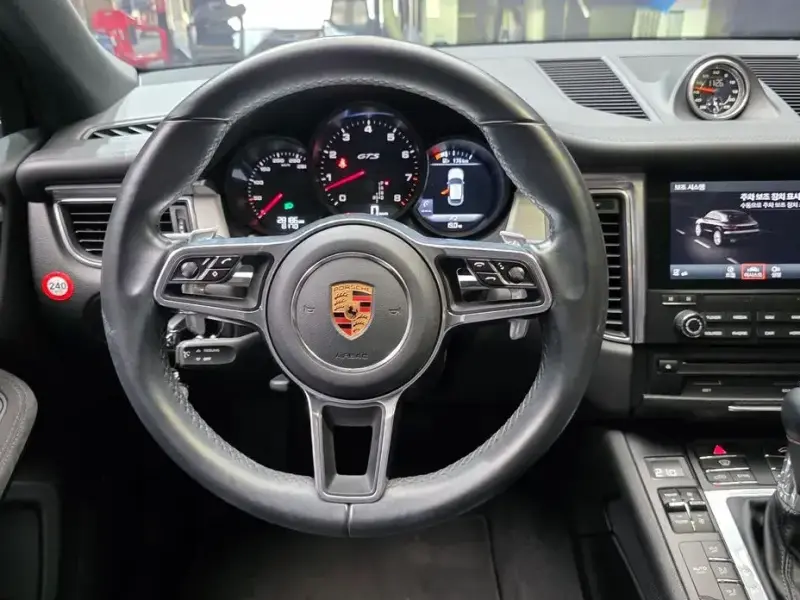 2018 Porsche Macan с пробегом 28 186 км