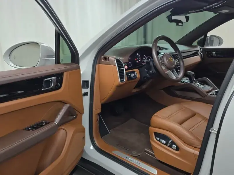 2020 Porsche Cayenne с пробегом 40 139 км