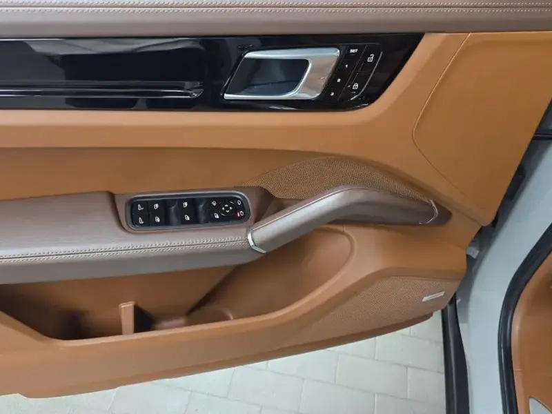 2020 Porsche Cayenne с пробегом 40 139 км