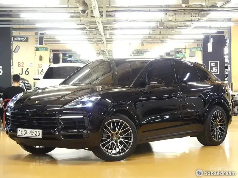 2021 Porsche Cayenne с пробегом 24 000 км