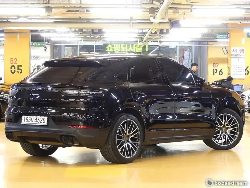 2021 Porsche Cayenne с пробегом 24 000 км