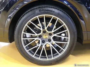 2021 Porsche Cayenne с пробегом 24 000 км
