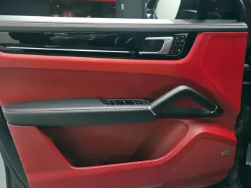 2020 Porsche Cayenne с пробегом 51 202 км