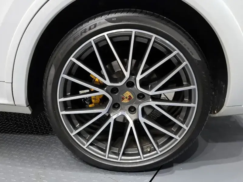 2021 Porsche Cayenne с пробегом 28 985 км
