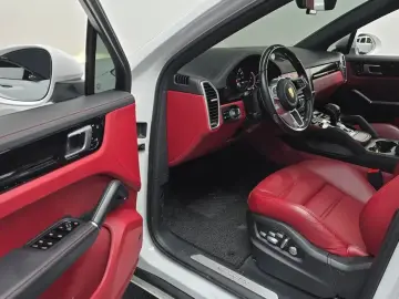 2021 Porsche Cayenne с пробегом 28 985 км
