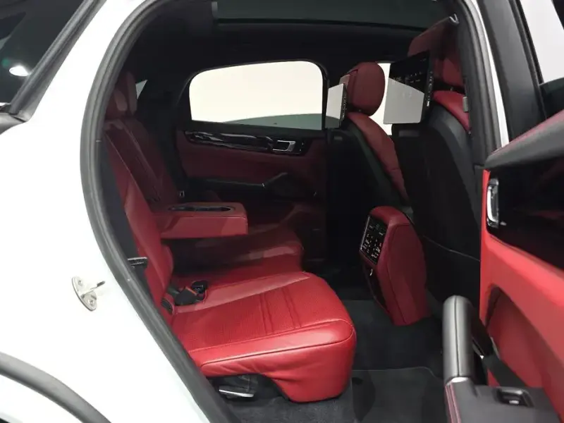 2020 Porsche Cayenne с пробегом 21 670 км