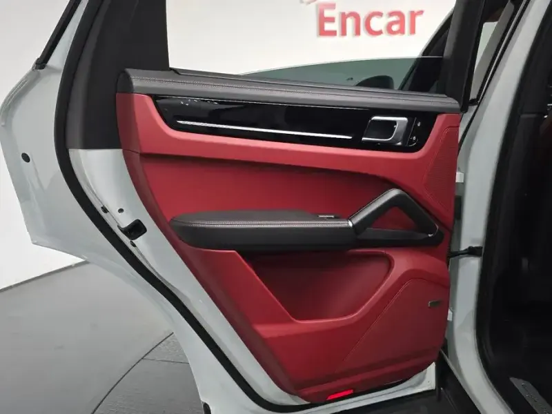 2020 Porsche Cayenne с пробегом 21 670 км