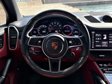 2019 Porsche Cayenne с пробегом 51 000 км