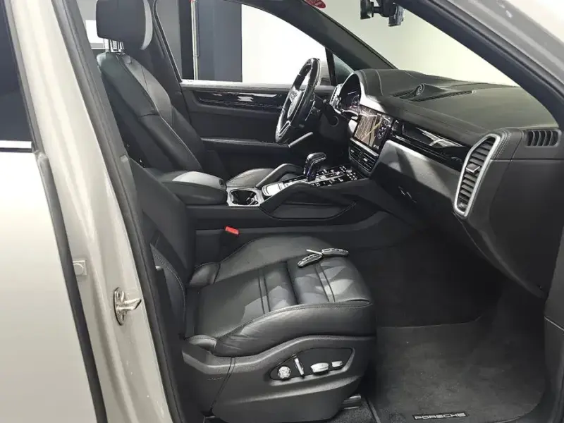 2021 Porsche Cayenne с пробегом 50 199 км