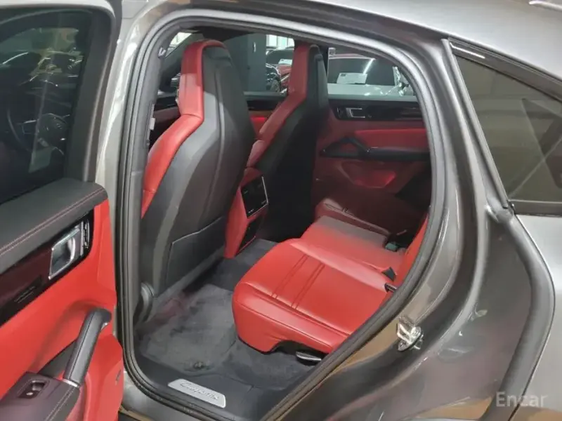 2020 Porsche Cayenne с пробегом 28 500 км