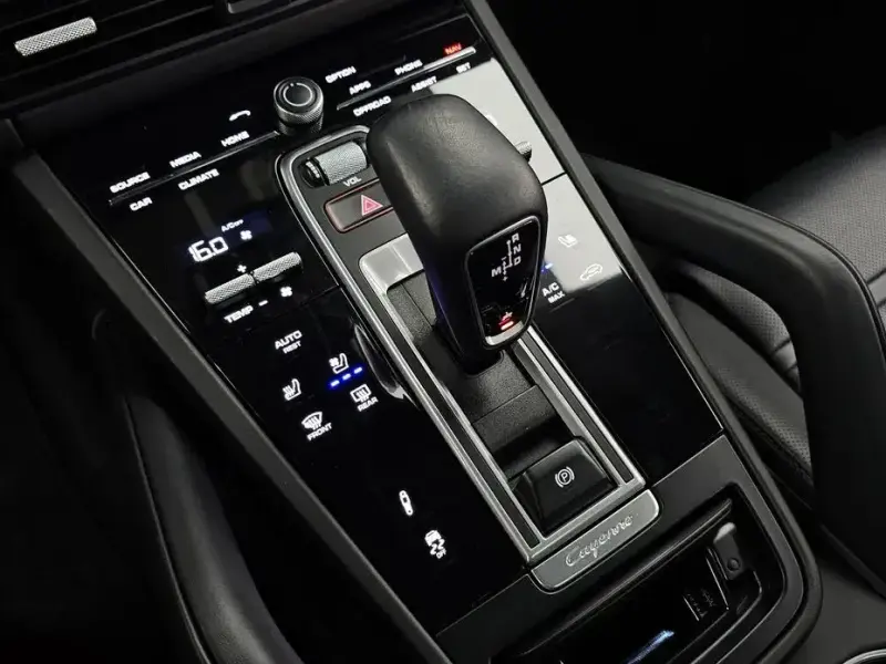2021 Porsche Cayenne с пробегом 15 311 км