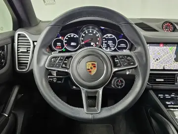 2021 Porsche Cayenne с пробегом 15 311 км