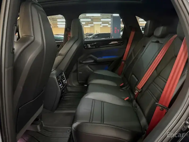 2021 Porsche Cayenne с пробегом 7 000 км