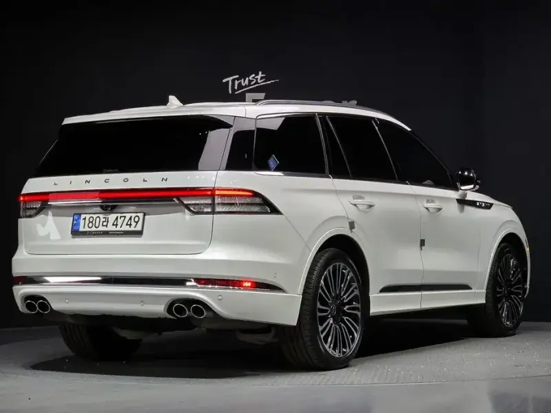 2023 Lincoln Aviator с пробегом 27 272 км
