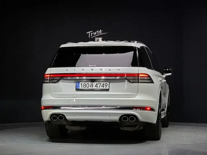 2023 Lincoln Aviator с пробегом 27 272 км