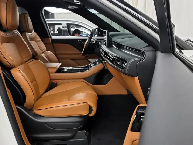 2023 Lincoln Aviator с пробегом 27 272 км