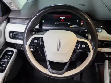 2022 Lincoln Aviator с пробегом 63 977 км
