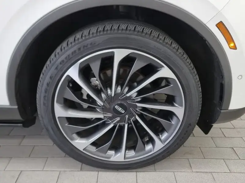 2023 Lincoln Aviator с пробегом 22 773 км