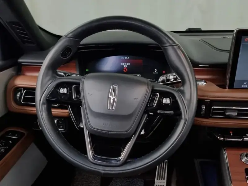 2023 Lincoln Aviator с пробегом 22 773 км