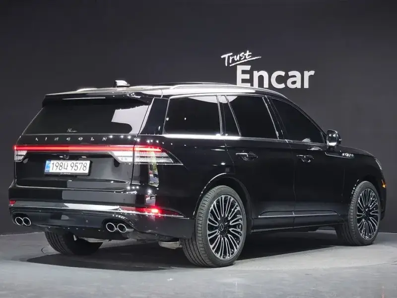 2025 Lincoln Aviator с пробегом 25 825 км