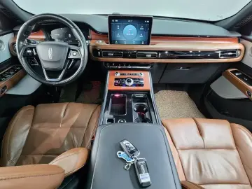 2023 Lincoln Aviator с пробегом 27 770 км