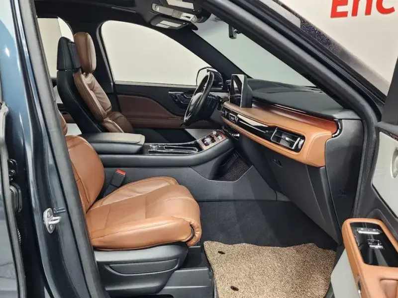 2023 Lincoln Aviator с пробегом 27 770 км