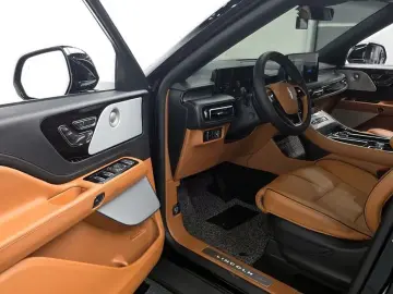 2025 Lincoln Aviator с пробегом 7 807 км