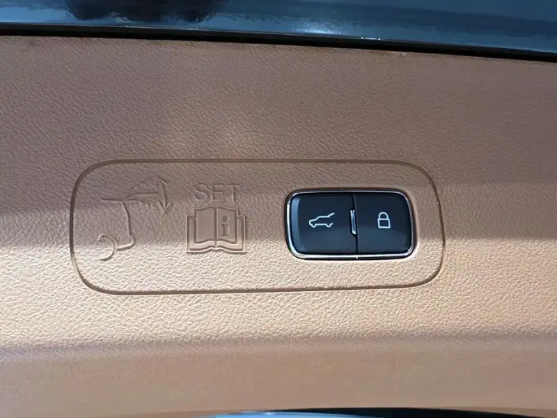 2023 Lincoln Aviator с пробегом 73 775 км