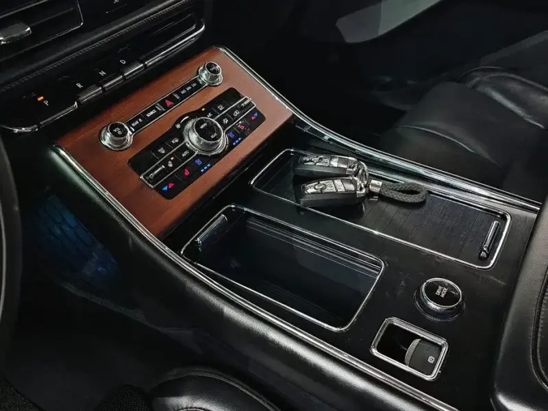 2021 Lincoln Aviator с пробегом 105 281 км