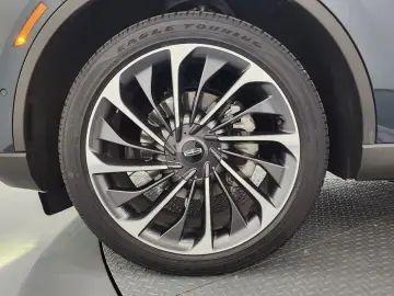 2023 Lincoln Aviator с пробегом 37 878 км