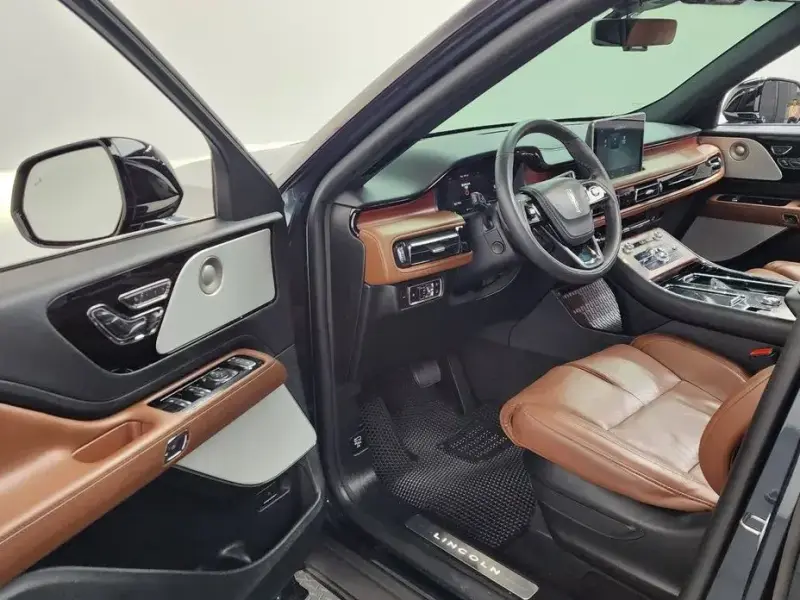 2023 Lincoln Aviator с пробегом 37 878 км