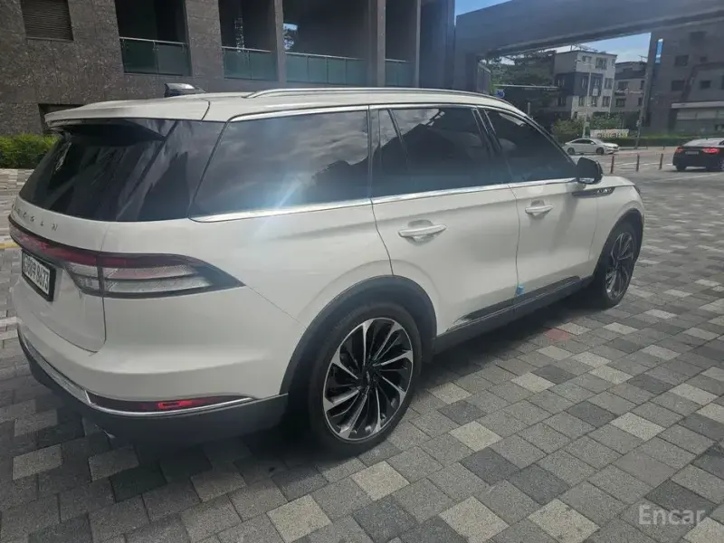 2025 Lincoln Aviator с пробегом 16 500 км
