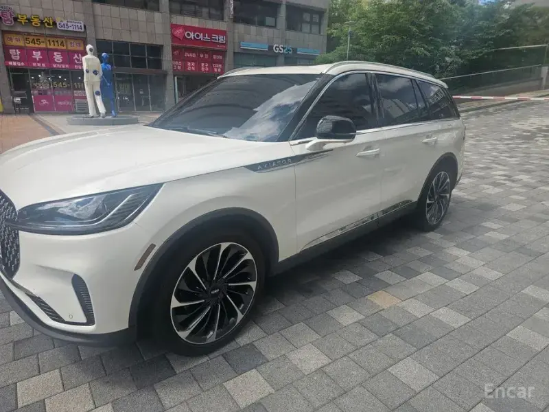 2025 Lincoln Aviator с пробегом 16 500 км